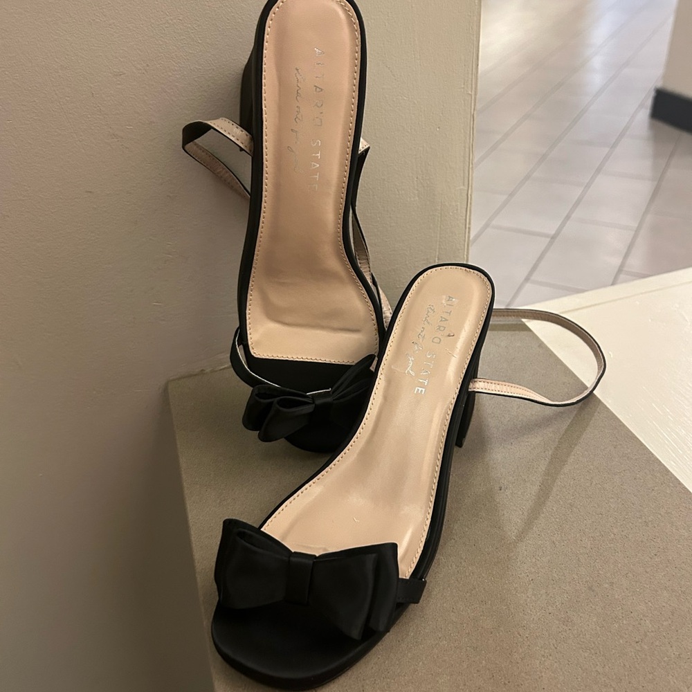 Heels Elegant Black Slingback Heels with Bow Altar’d State 7 1/2 M Like New